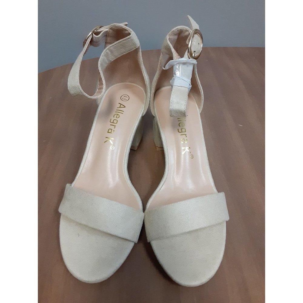 Allegra K Beige Block Heel Size 4.5 NWT